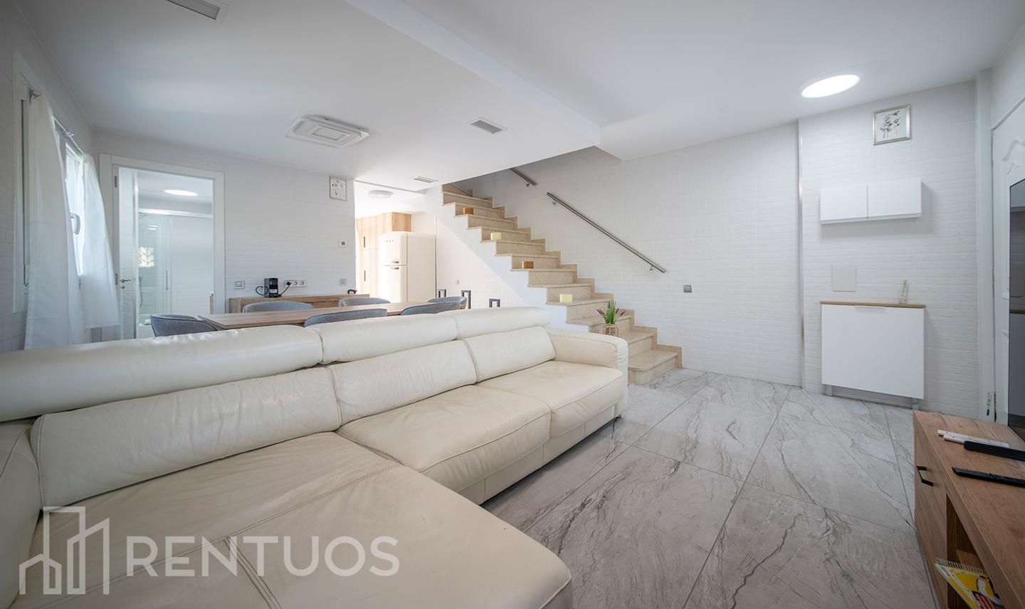 Sala d'estar de Casa o xalet de lloguer en Sant Vicenç Dels Horts amb Aire condicionat, Parquet i Terrassa