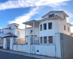 Exterior view of Single-family semi-detached for sale in Priego de Córdoba  with Terrace, Storage room and Swimming Pool