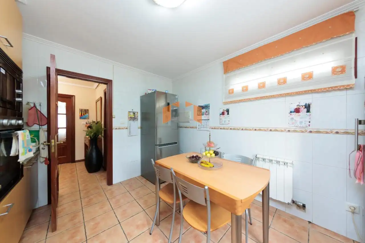 Kitchen of Houses for sale in Vigo   with Heating, Private garden and Parquet flooring