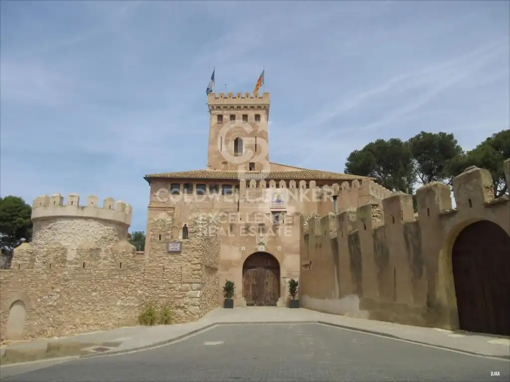 Vista exterior de Casa adosada en venda en Benissanó amb Piscina