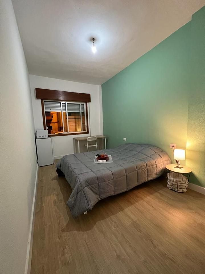 Bedroom of Flat to share in  Santa Cruz de Tenerife Capital  with Furnished