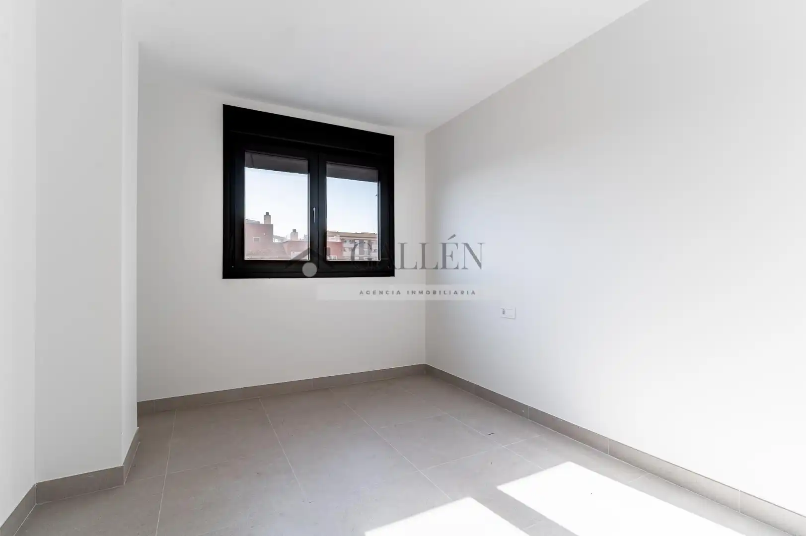 Habitación de Piso en venta en Castellón de la Plana / Castelló de la Plana con Aire acondicionado, Calefacción y Terraza
