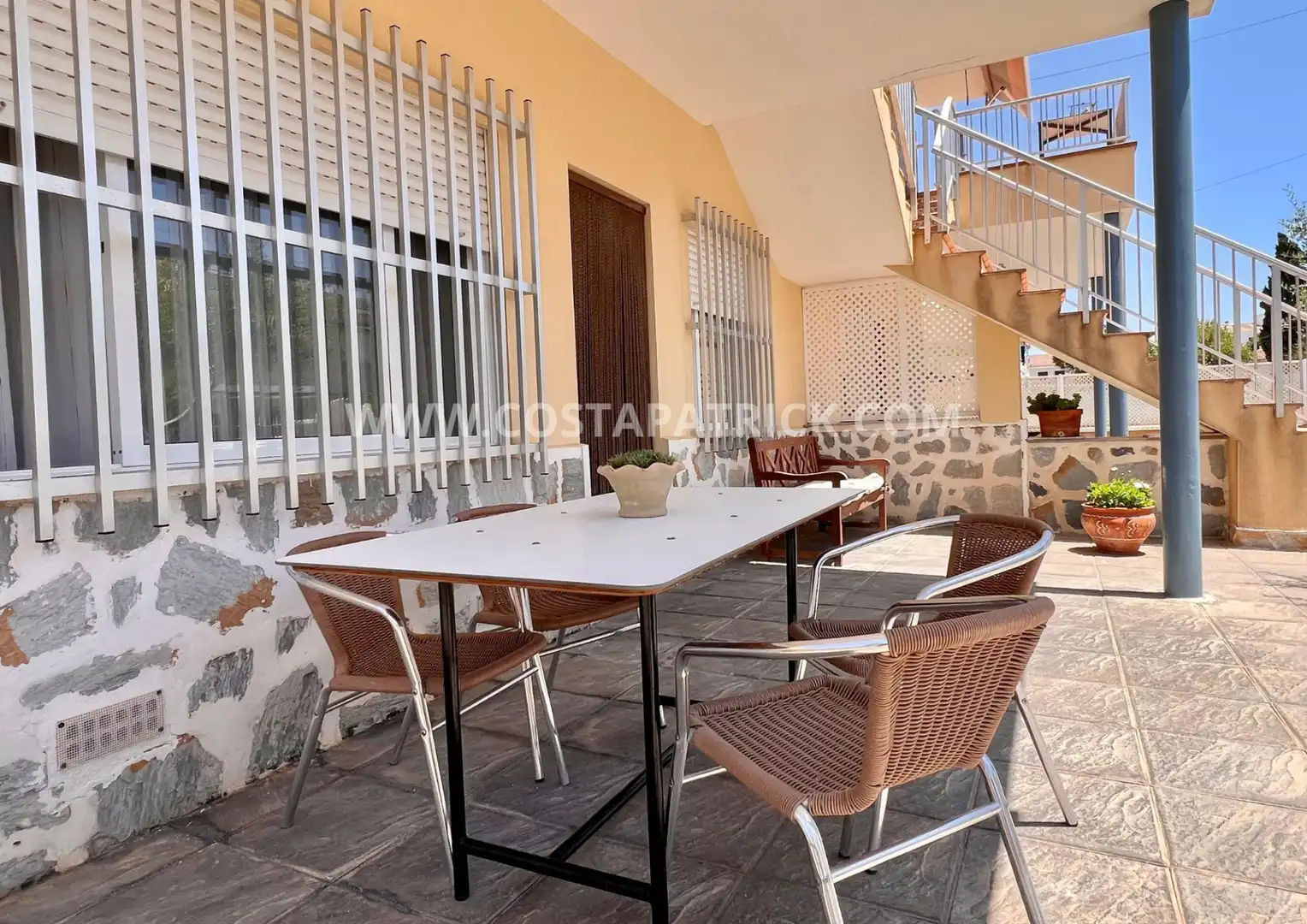 Terrasse von Einfamilien-Reihenhaus zur Miete in Los Alcázares mit Klimaanlage, Möbliert und Ofen