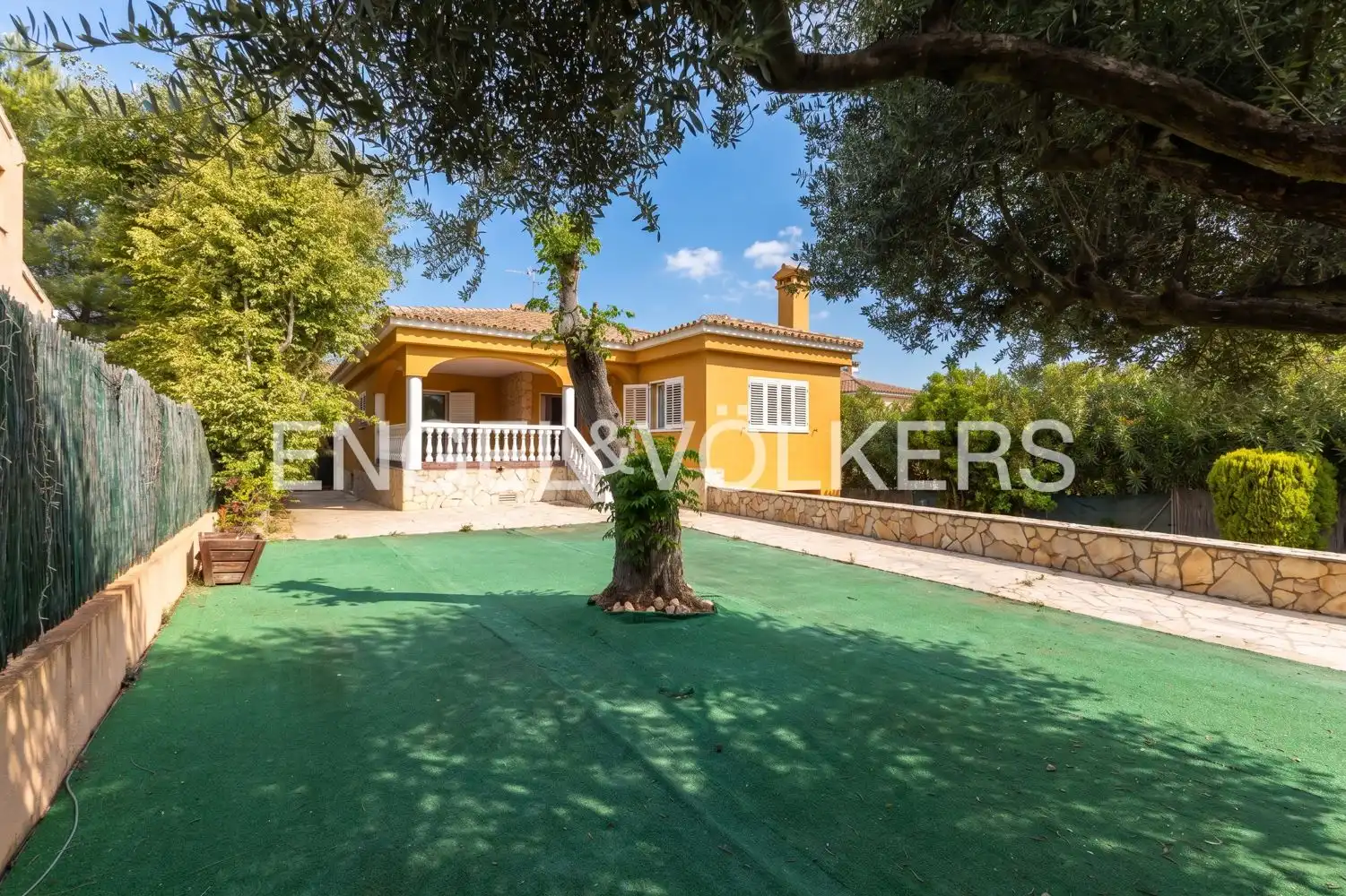 Vista exterior de Casa o xalet en venda en Oropesa del Mar / Orpesa amb Calefacció, Jardí privat i Terrassa