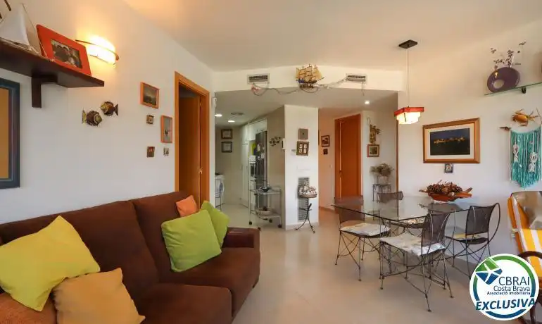 Sala de estar de Piso en venta en Llançà con Calefacción, Jardín privado y Terraza
