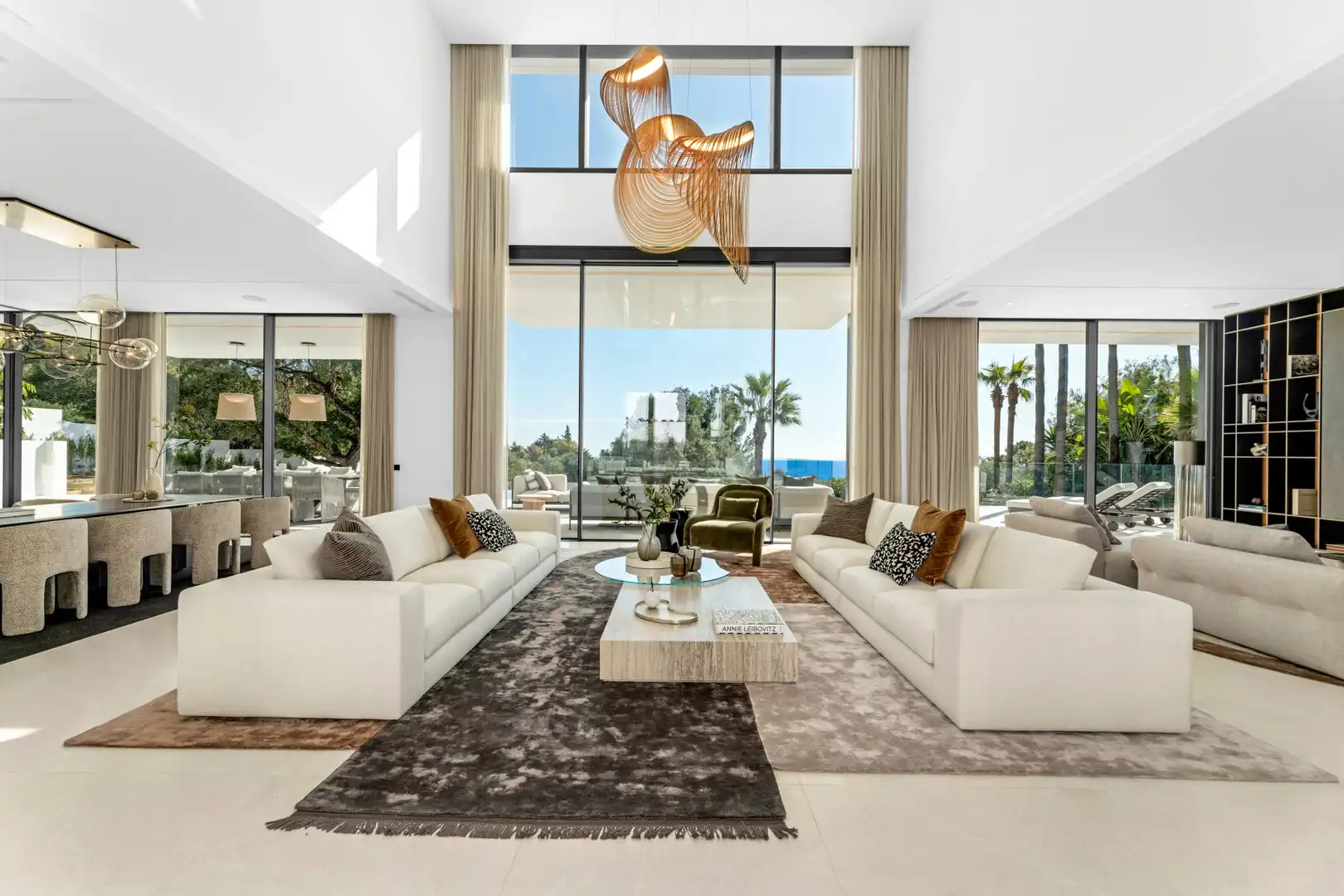 Sala de estar de Casa o chalet en venta en Marbella con Aire acondicionado, Jardín privado y Terraza