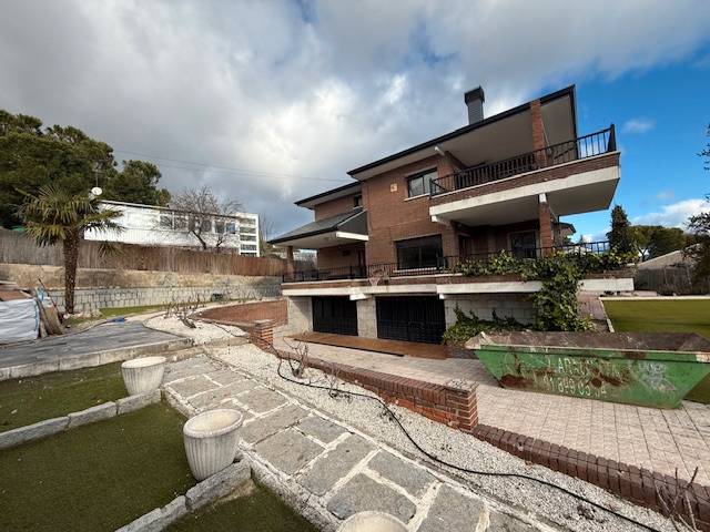 Casa-chalet en Alquiler en Avenida Felix Rodriguez de la Fuente, 14 en Pino Alto - Navarredonda