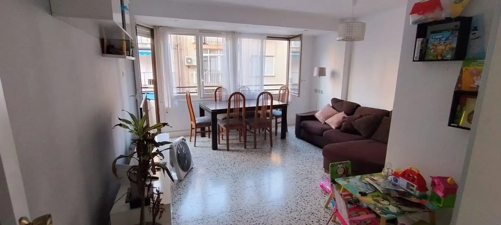 Sala de estar de Piso en venta en Alicante / Alacant con Terraza y Balcón