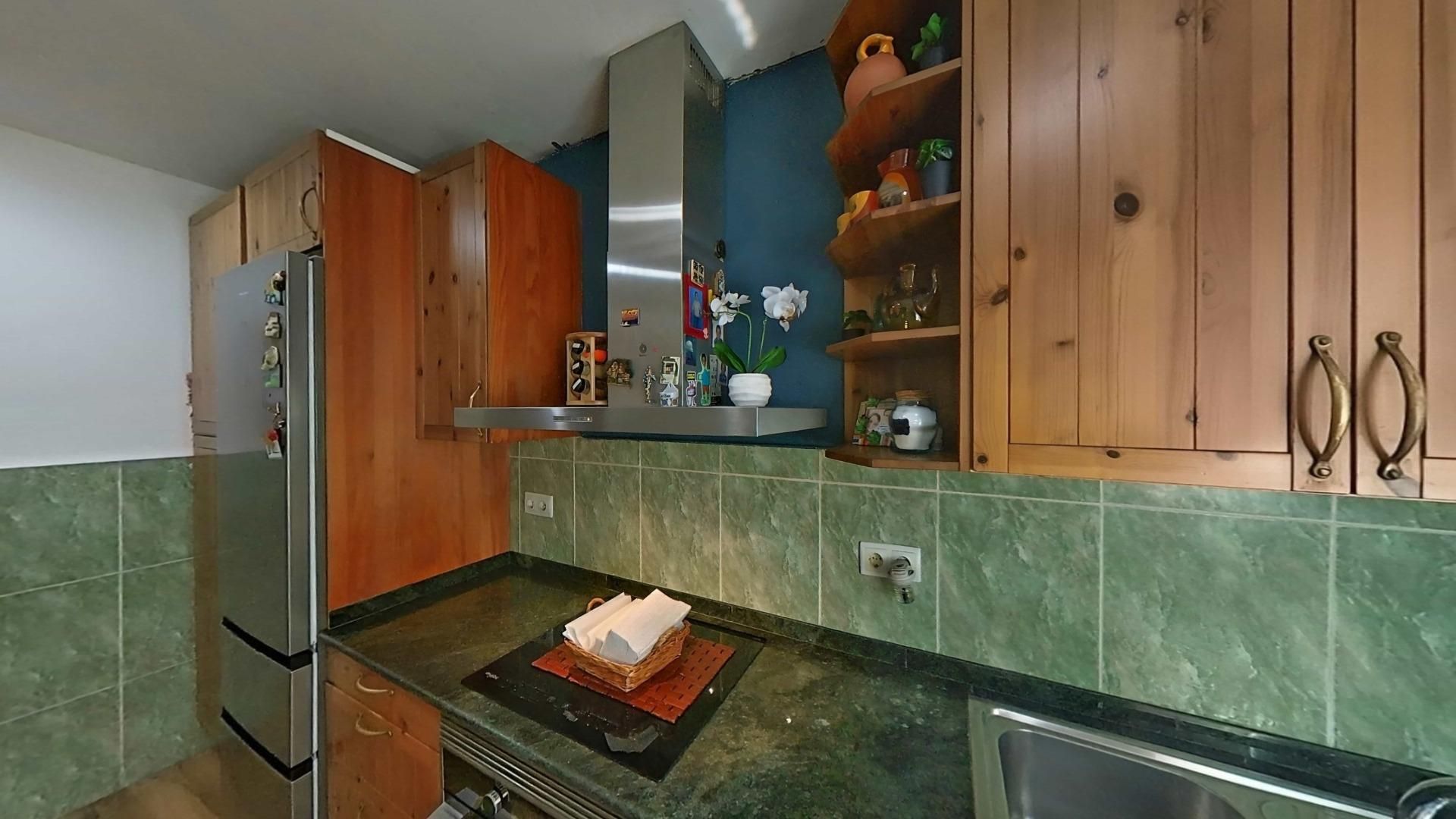 Cuina de Casa o xalet en venda en Manresa amb Terrassa i Balcó