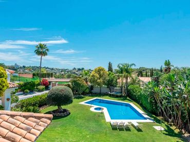 Casa amb piscina en venda a El Paraíso