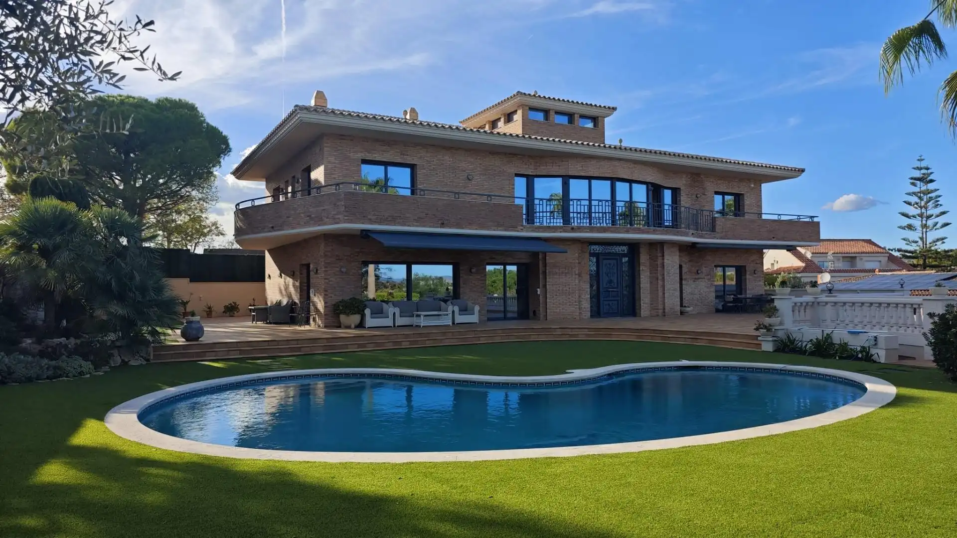 Vista exterior de Casa o xalet en venda en Vilanova i la Geltrú