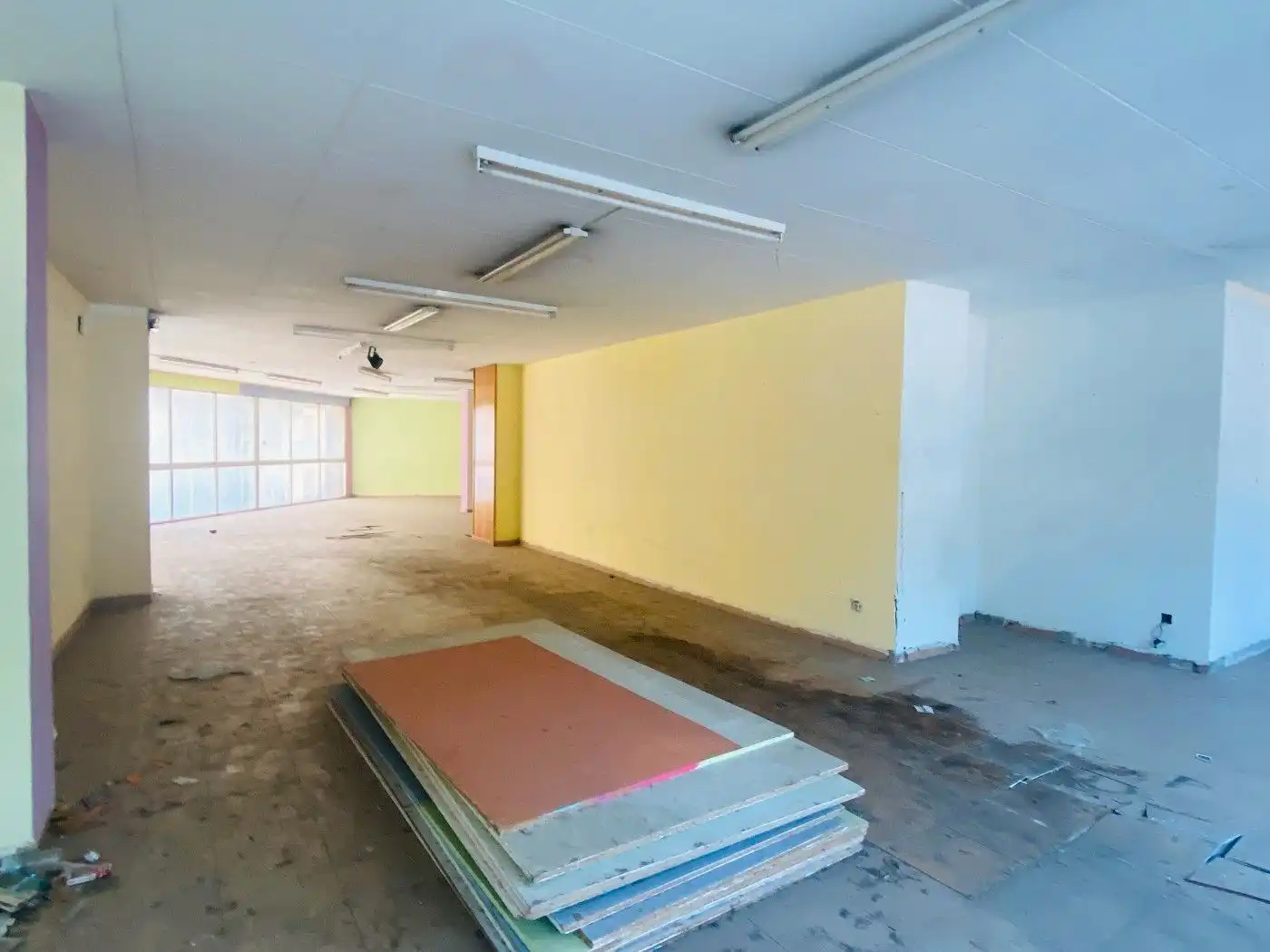 Business premises for sale in Avinguda Marignane 7, imagen 7