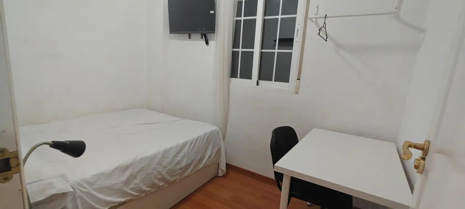Schlafzimmer von Wohnung zur untervermieten in Beiro