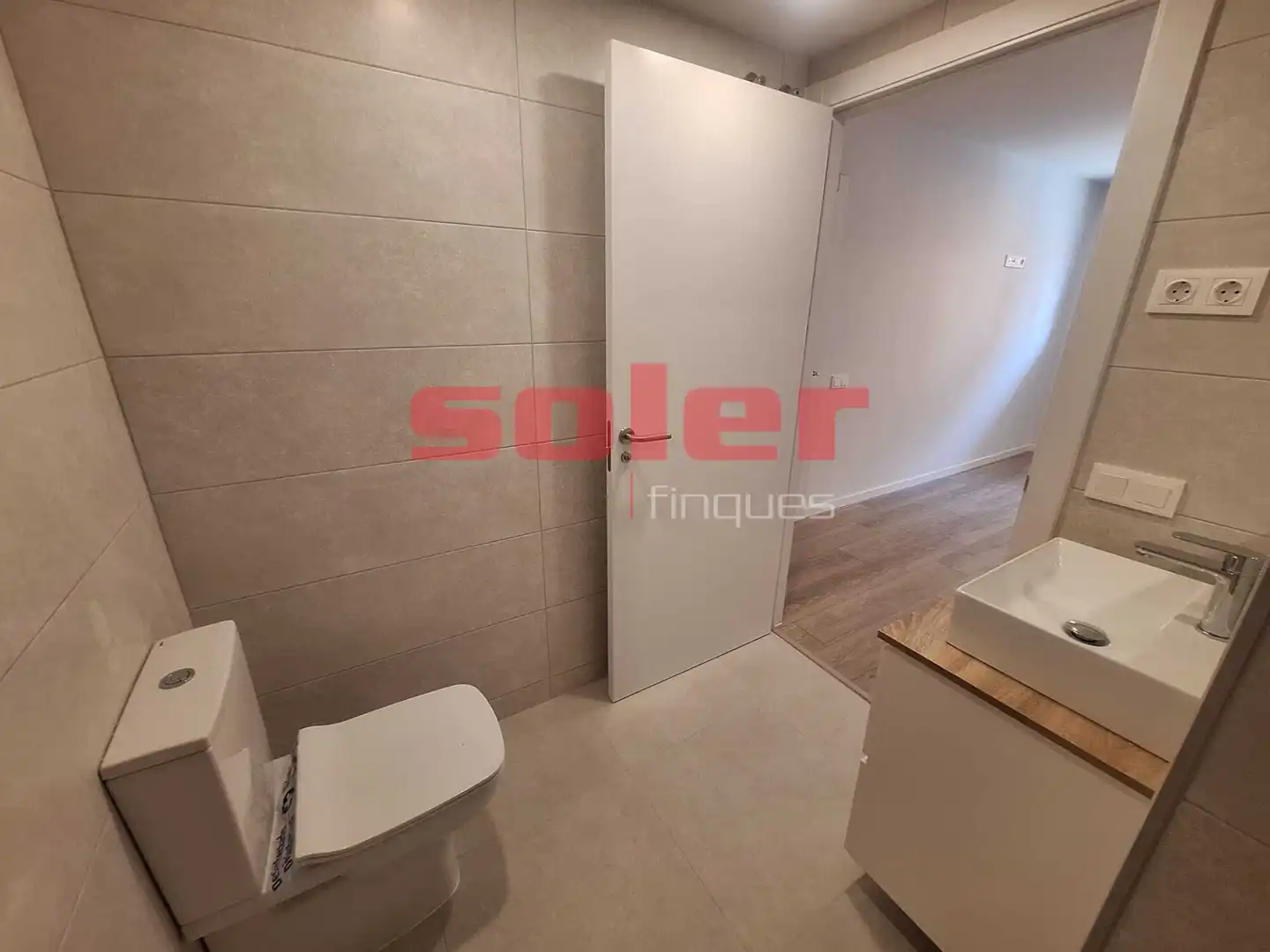 Badezimmer von Wohnung zur Miete in Rubí mit Klimaanlage, Heizung und Terrasse