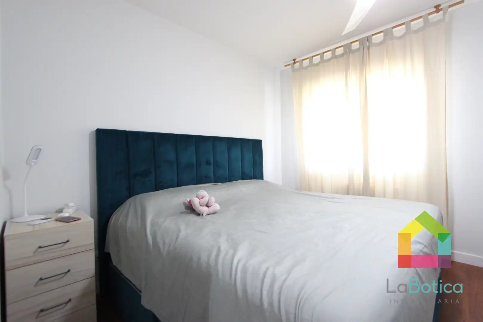 Habitación de Casa adosada de alquiler en Nambroca con Calefacción, Piscina y Horno
