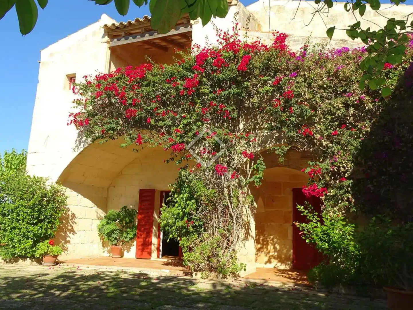 Country homes for sale in Cala Blanca