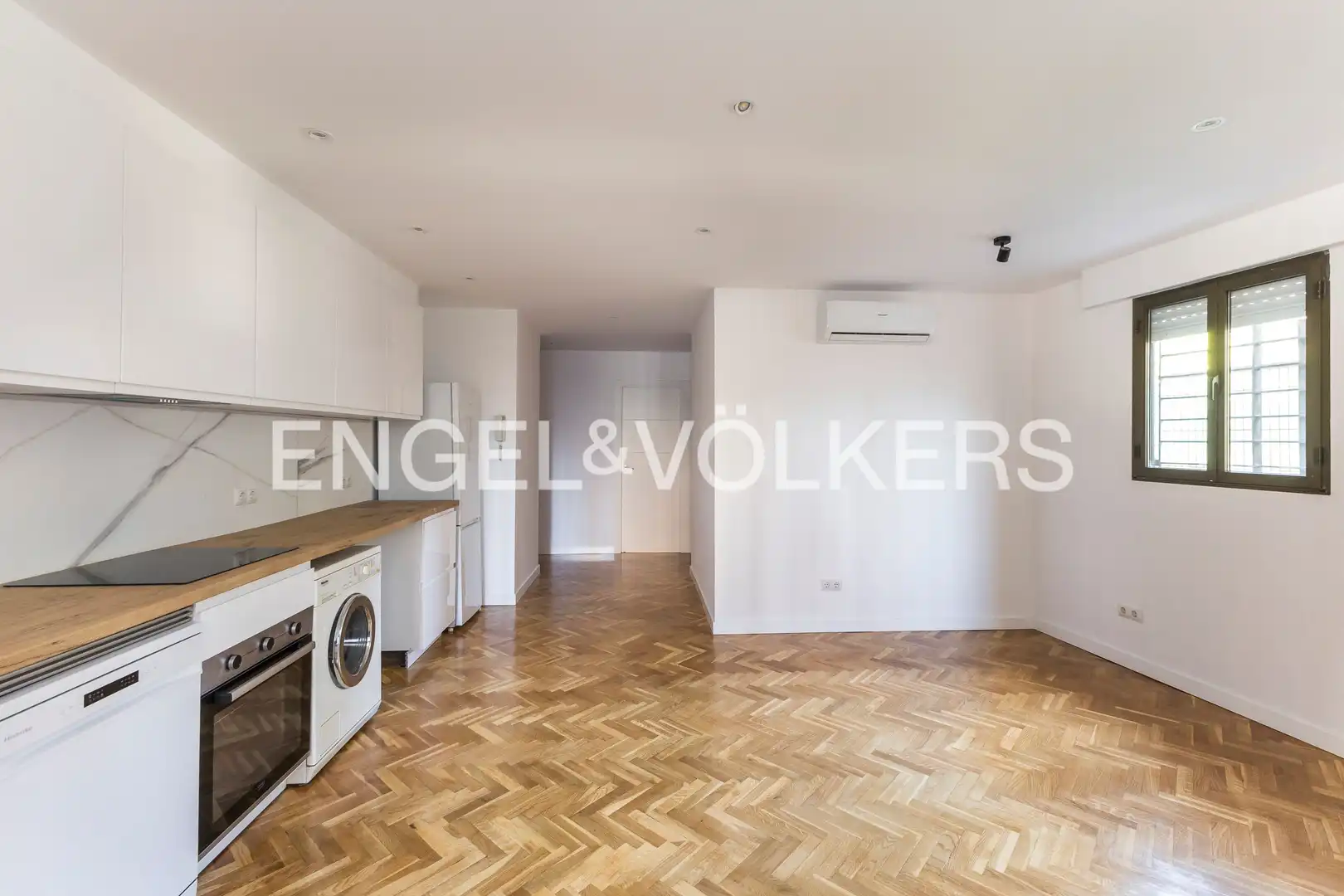 Sala de estar de Apartamento de alquiler en Madrid con Aire acondicionado, Calefacción y Parquet