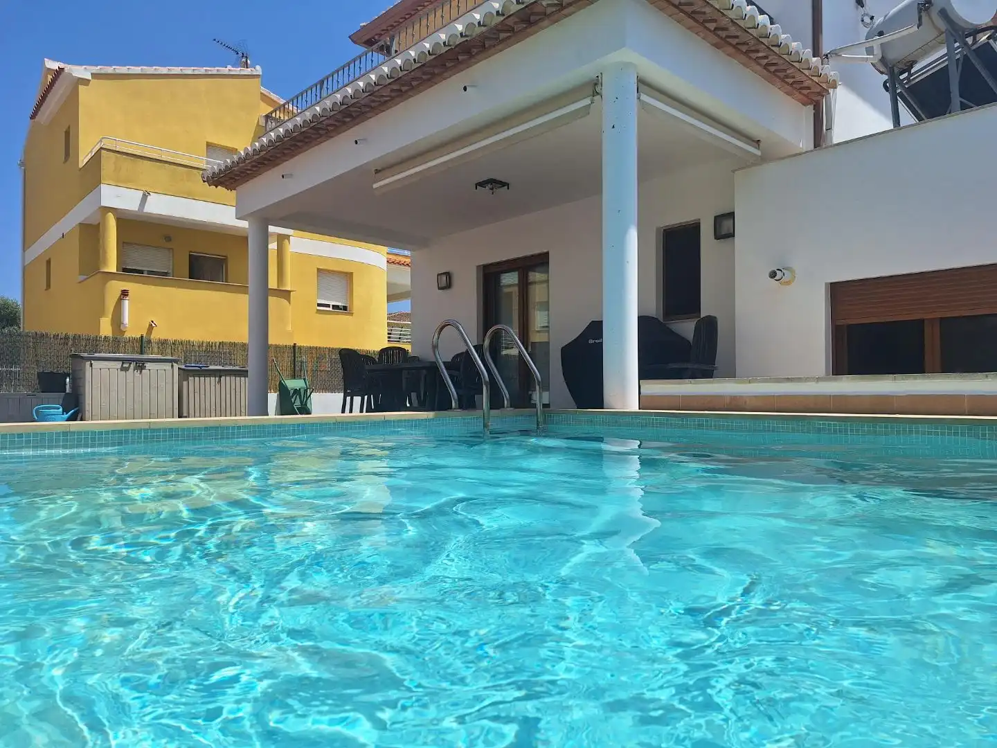 Piscina de Casa o xalet en venda en Oliva amb Aire condicionat, Terrassa i Piscina