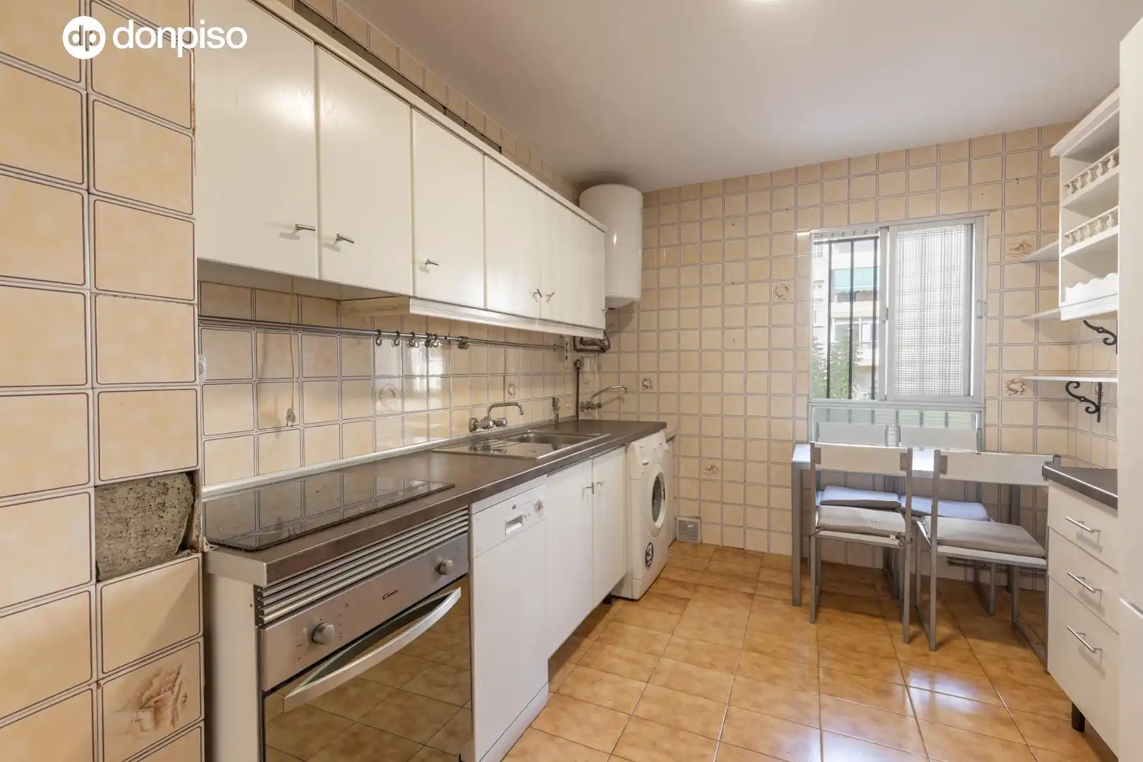 Cocina de Piso en venta en Granada con Aire acondicionado