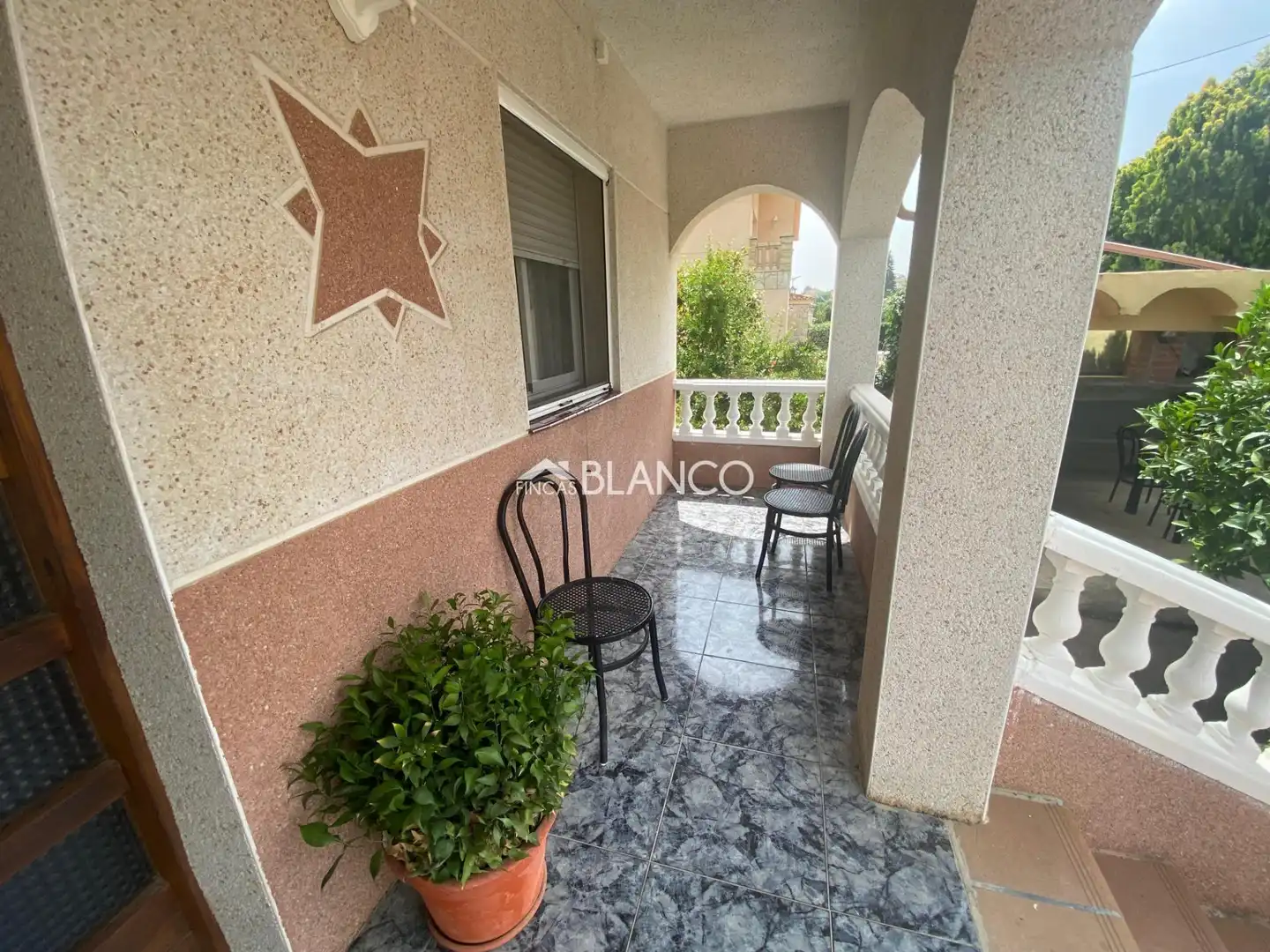 Vista exterior de Casa o xalet en venda en Piera amb Jardí privat, Moblat i Alarma