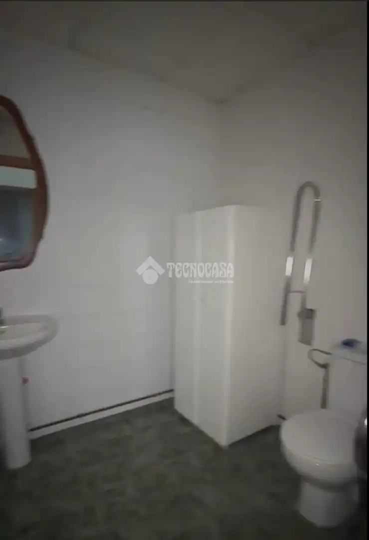 Local comercial en venda a Roquetas de Mar ciudad