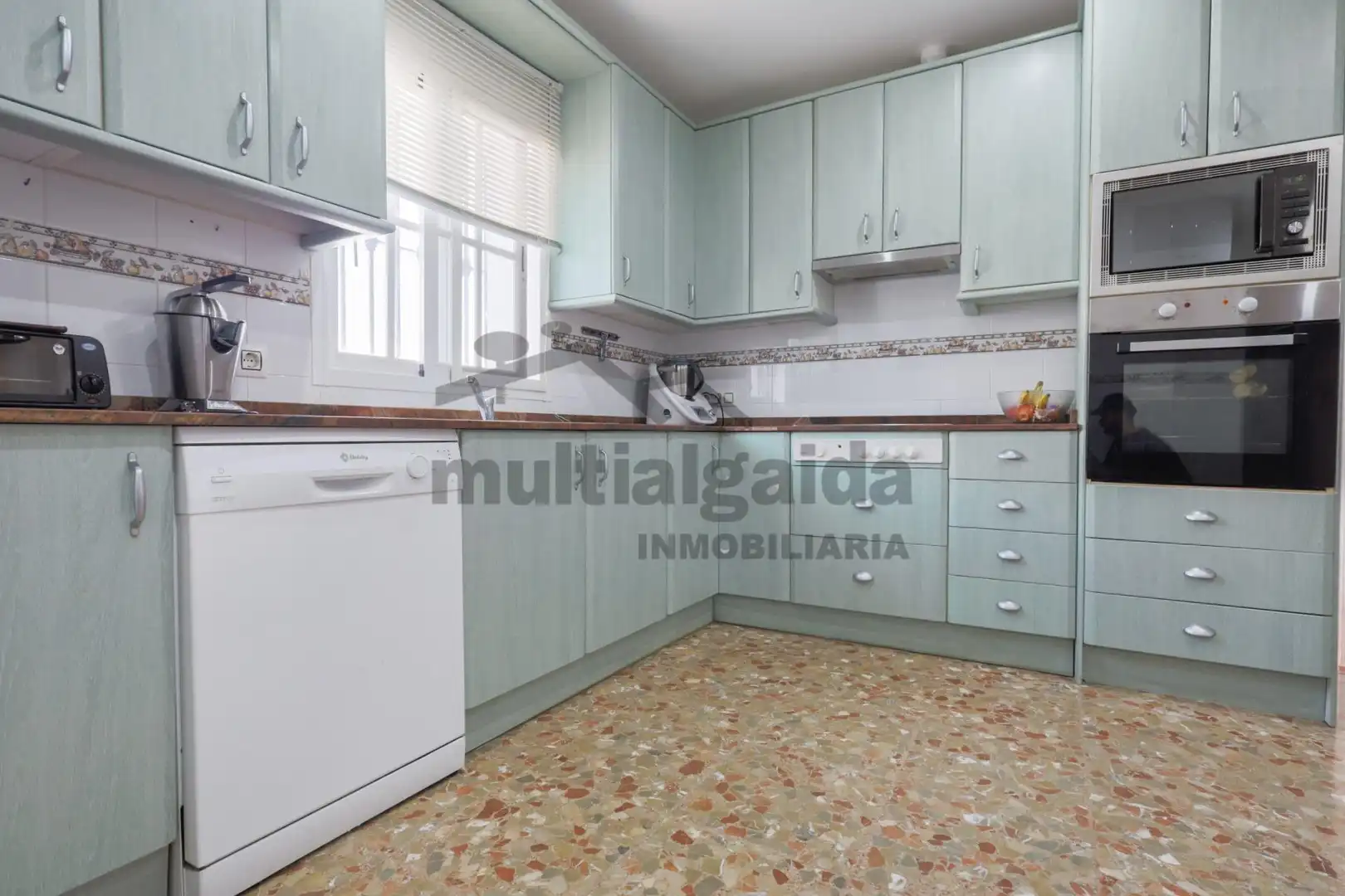 Cuina de Casa o xalet en venda en Sanlúcar de Barrameda amb Jardí privat, Terrassa i Traster