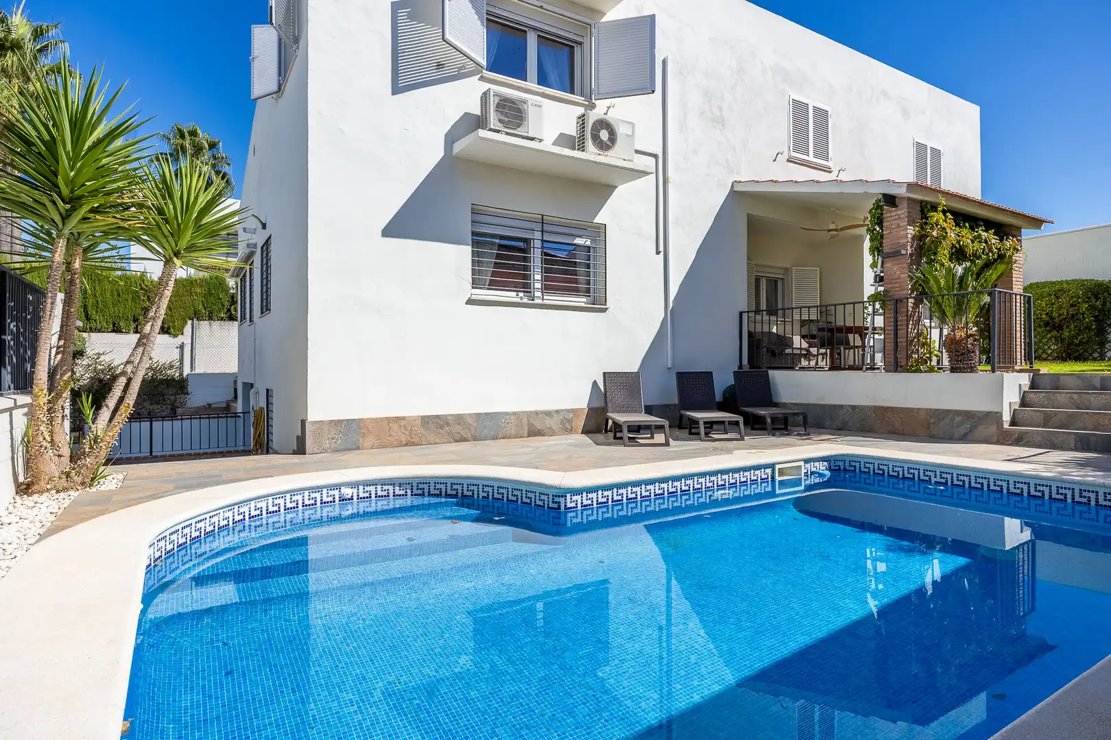 Swimming pool of Houses for sale in Espartinas  with Air Conditioner, Heating and Swimming Pool