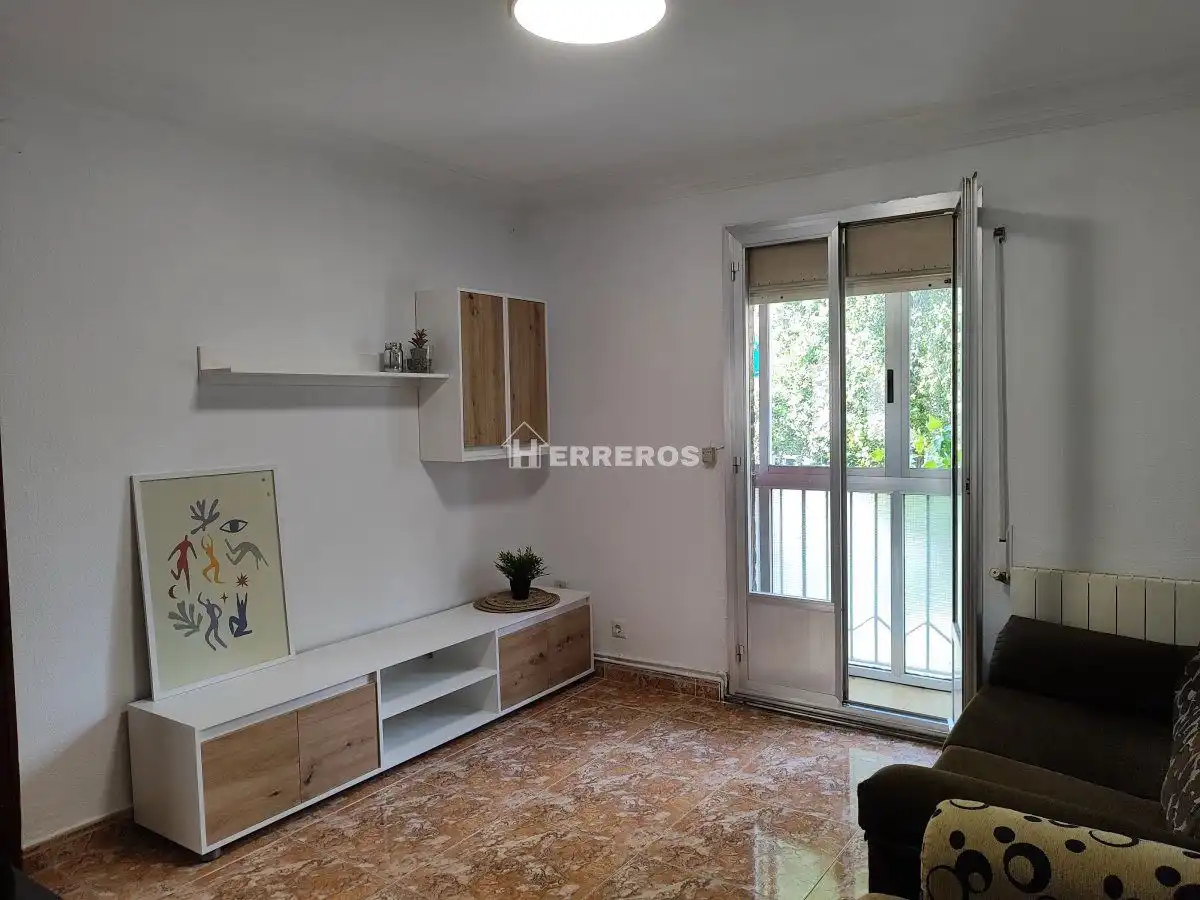 Habitación de Apartamento en venta en  Logroño con Calefacción y Amueblado