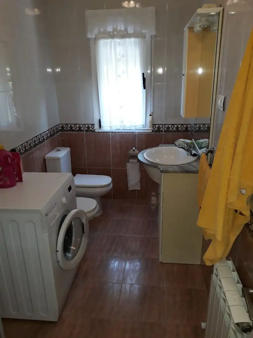 Bany de Pis en venda en Gijón  amb Calefacció, Parquet i Traster