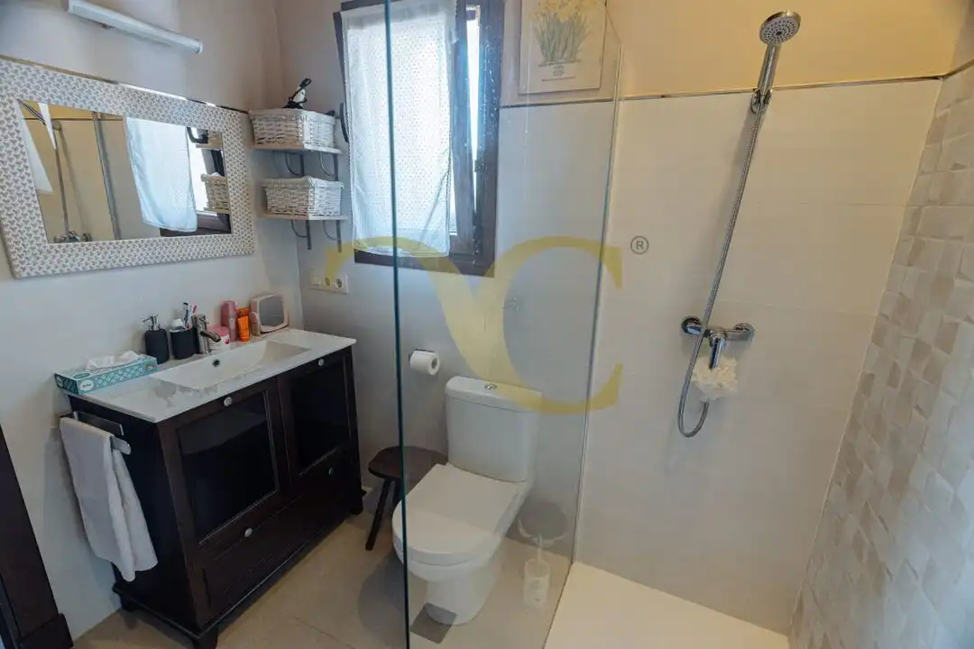 Bany de Casa o xalet en venda en Cangas de Onís amb Calefacció, Jardí privat i Terrassa