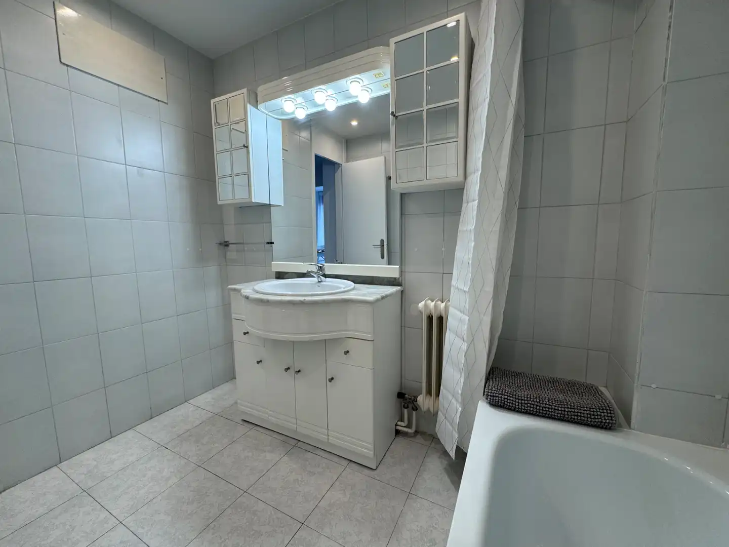 Baño de Piso de alquiler en Ferrol con Amueblado