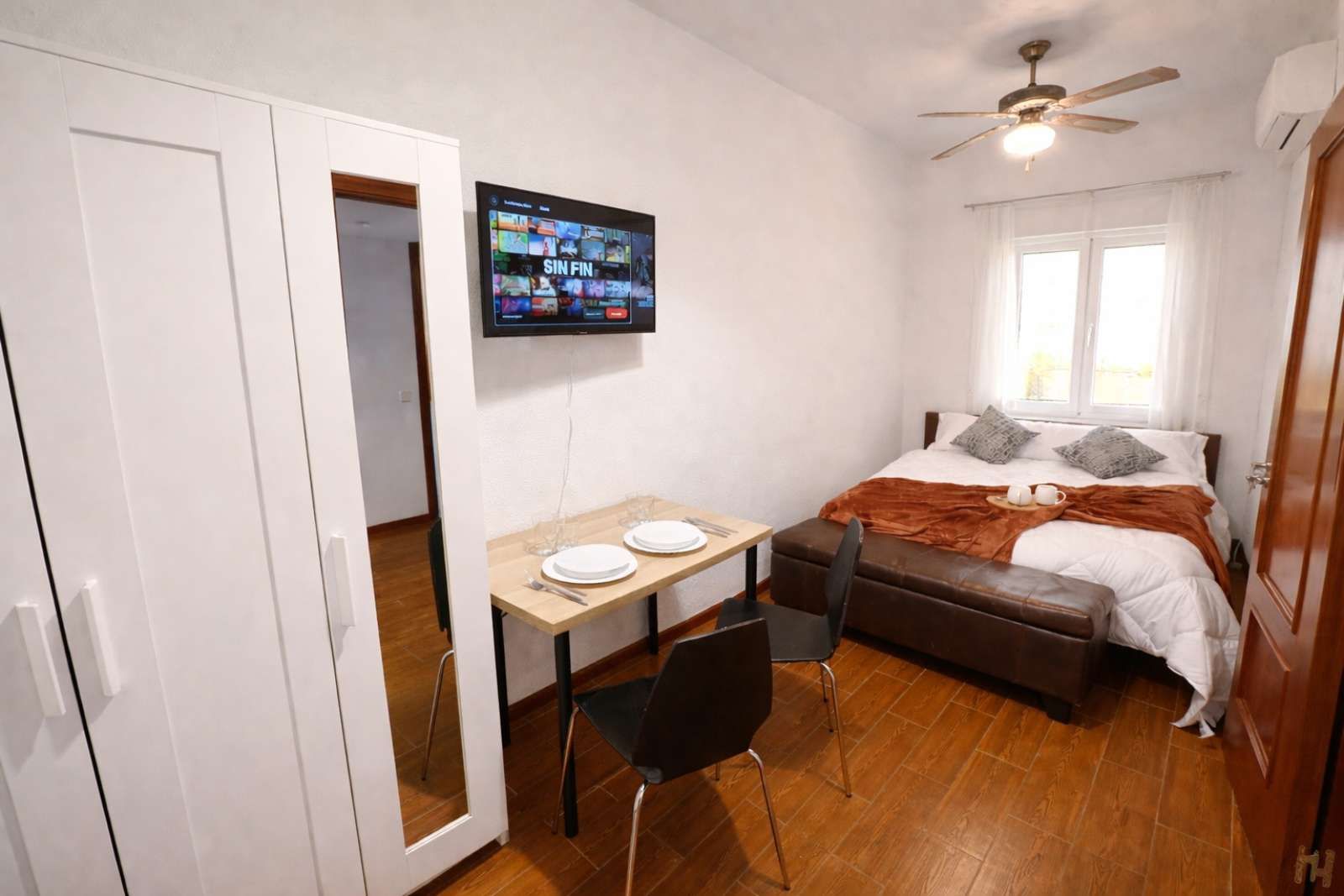 Bedroom of Flat for share in  Madrid Capital  with Air Conditioner, Heating and Terrace