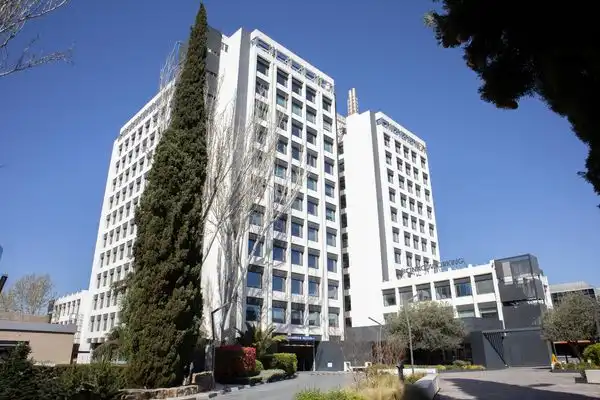 Vista exterior de Oficina de lloguer en Madrid amb Aire condicionat, Calefacció i Moblat