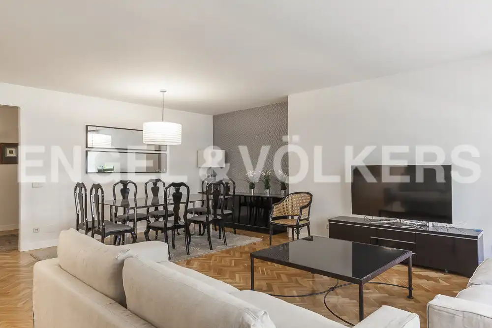 Living room of Flat for rent in Madrid  with Air Conditioner, Heating and Private garden