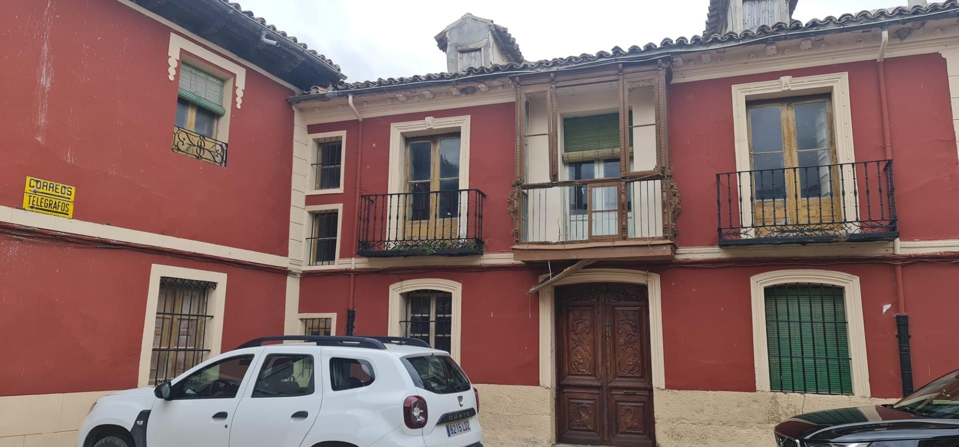 Vista exterior de Finca rústica en venda en Valoria la Buena amb Calefacció i Balcó