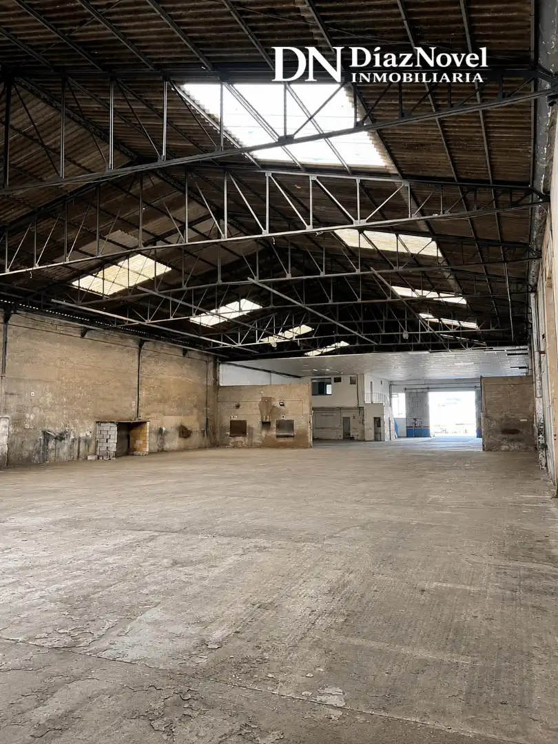 Nave industrial de alquiler en Málaga con Alarma