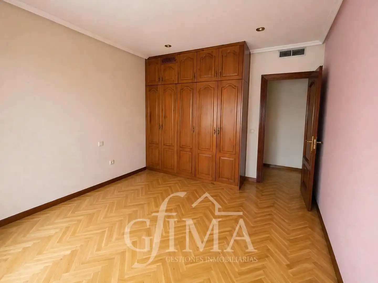 Bedroom of Flat for sale in Tomelloso  with Air Conditioner, Heating and Parquet flooring