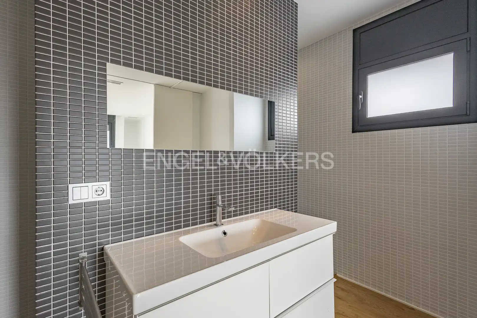 Baño de Casa o chalet en venta en Vilanova i la Geltrú con Aire acondicionado, Calefacción y Jardín privado