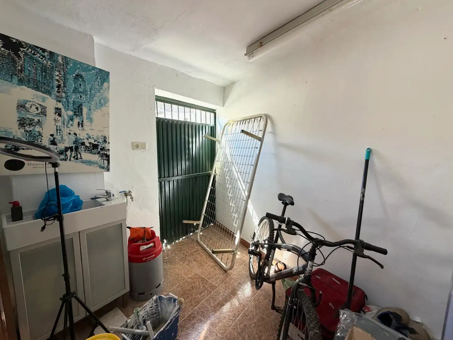 Wohnung zum Verkauf in Álora mit Klimaanlage, Terrasse und Abstellraum