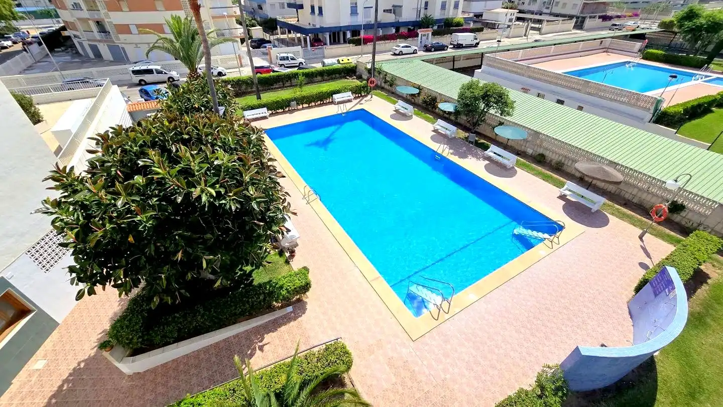 Schwimmbecken von Wohnungen zum Verkauf in Gandia mit Klimaanlage, Terrasse und Möbliert