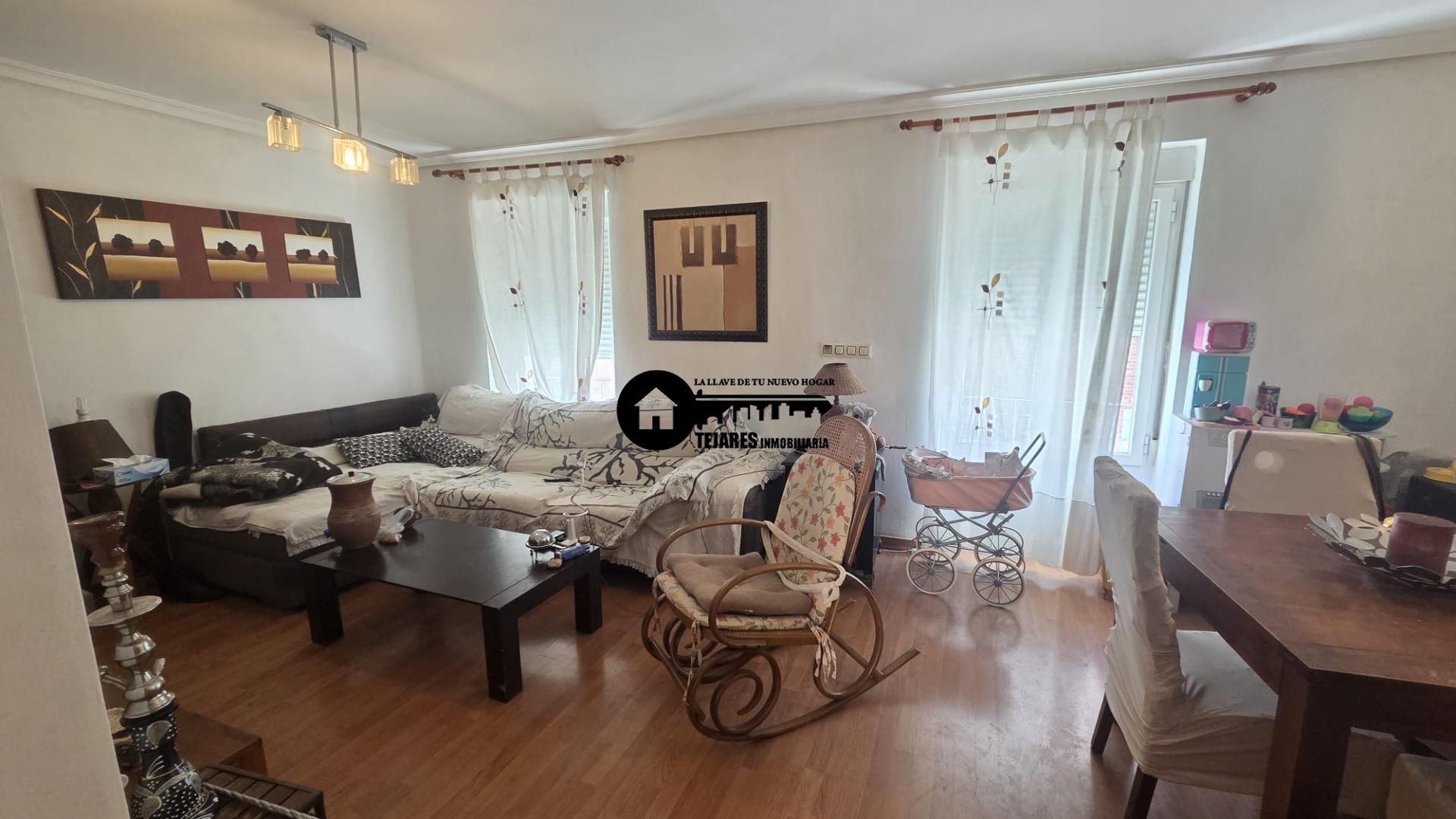 Sala d'estar de Pis en venda en  Albacete Capital amb Balcó