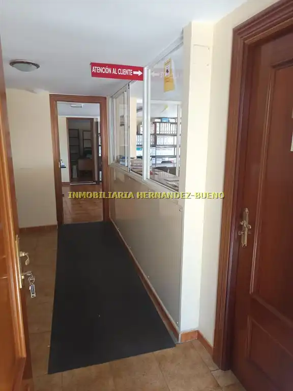 Büro zur Miete in Salamanca mit Klimaanlage, Heizung und Möbliert