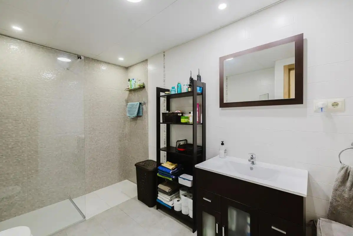Baño de Planta baja en venta en Torremolinos con Aire acondicionado, Calefacción y Amueblado