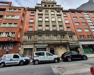 Vista exterior de Pis en venda en Oviedo 