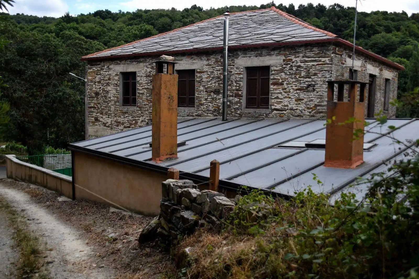 Exterior view of Houses for sale in O Incio 
