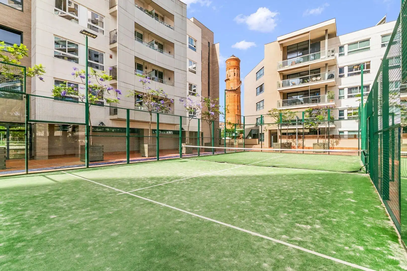 Außenansicht von Maisonette zum Verkauf in Barcelona mit Klimaanlage, Heizung und Privatgarten