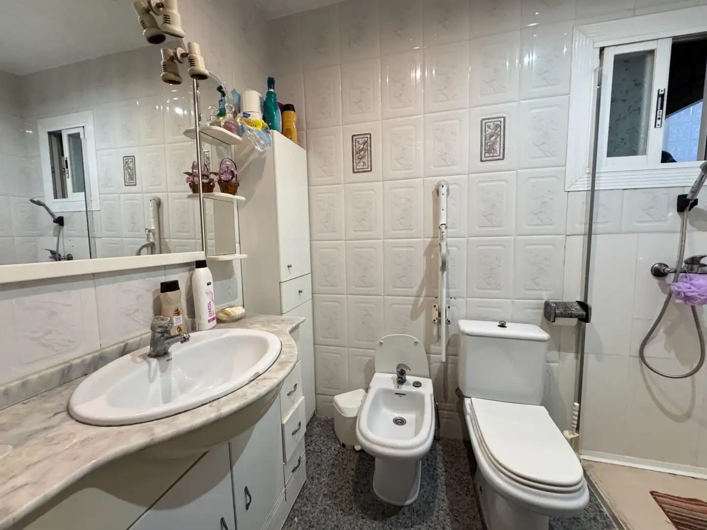 Bathroom of Flat for sale in Canovelles  with Air Conditioner, Heating and Balcony