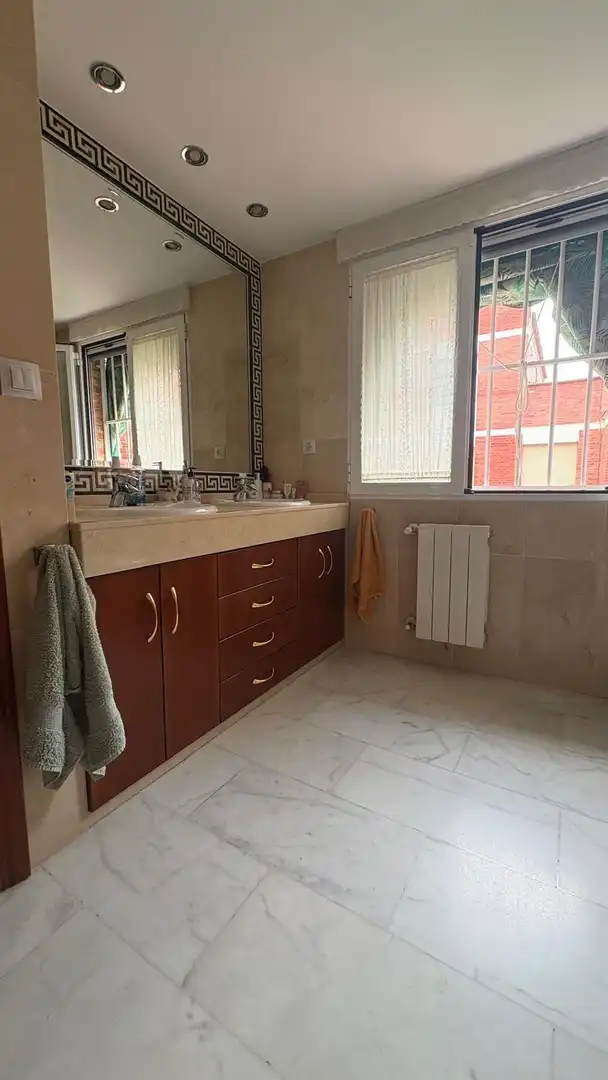 Bany de Pis en venda en Córdoba amb Aire condicionat, Calefacció i Terrassa