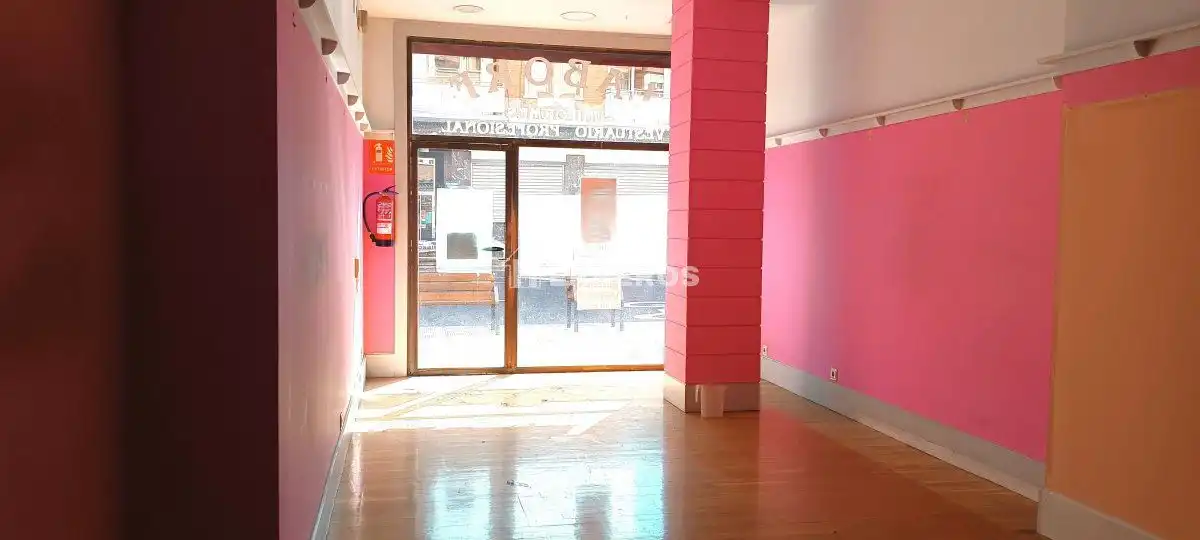 Business premises for sale in vara de rey, imagen 4