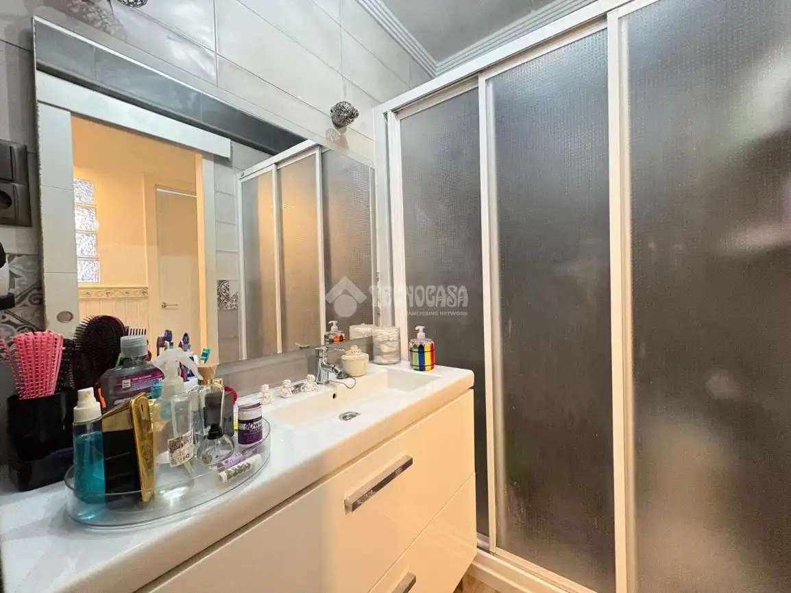 Bathroom of Flat for sale in Málaga  with Terrace